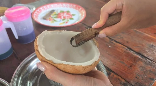 タイの伝統菓子_カノムトム作り